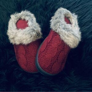 ULTRAIDEAS Maroon Cable Knit With Faux Fur Slippers Size 5/6 Small
